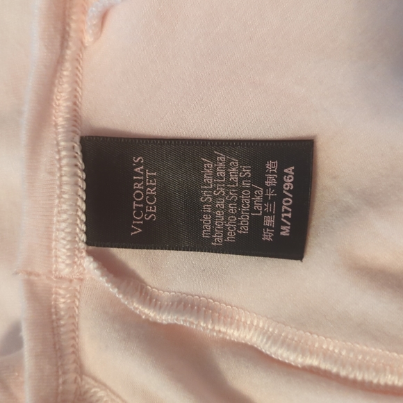 Victoria Secret sz M Long Sleeved T with draped open back. - Picture 6 of 6